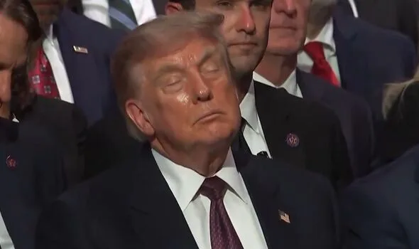 トランプ大統領、グラム上院議員の葬儀で居眠り？ネット騒然「油が…」