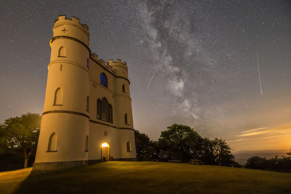 空が流星で埋め尽くされた“星が降った夜” 1時間15万個が恐怖を呼んだ