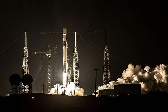 使い捨てロケットが時速8700kmで月面衝突、その瞬間を肉眼で見られるか？