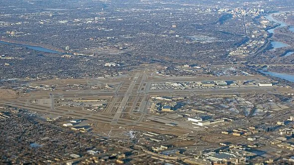 ミネアポリス空港で全便ストップ！ FAA機材トラブルで乗客「搭乗→降機→再搭乗」の大混乱