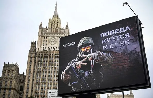 膝負傷で任務放棄のロシア兵、木に縛られ2日間穴に放置の壮絶リンチ