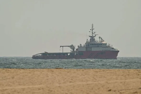 ホルムズ海峡で1500隻が漂流？放置された船が「海洋スーパースプレッダー」になる