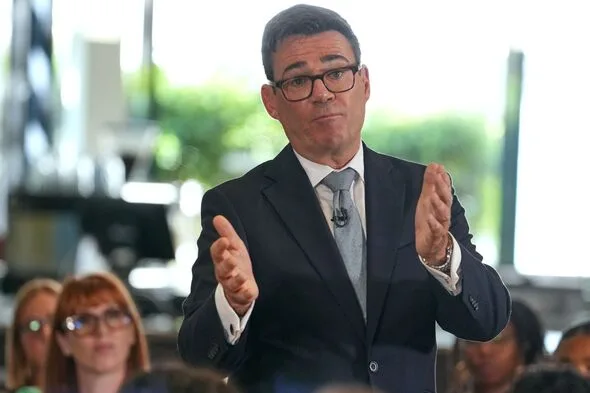 トランプ氏が英新首相に「北海油田を掘れ」と警告、風力発電を「衰退の証」と一刀両断